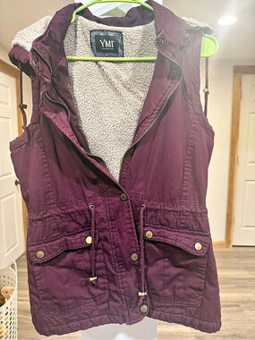 YMI Faux Shearling Lined Utility Vest Size large